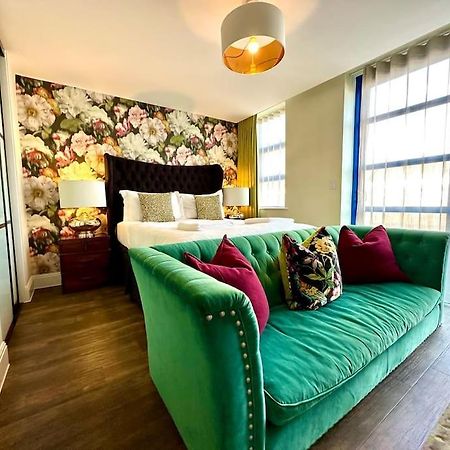 Chic Modern Apartment Suite - Free Parking & Wifi! - 1 Minute Walk To Poole Quay - Great Location - Free Parking - Fast Wifi - Smart Tv - Newly Decorated - Sleeps Up To 2! Close To Poole & Bournemouth & Sandbanks Εξωτερικό φωτογραφία