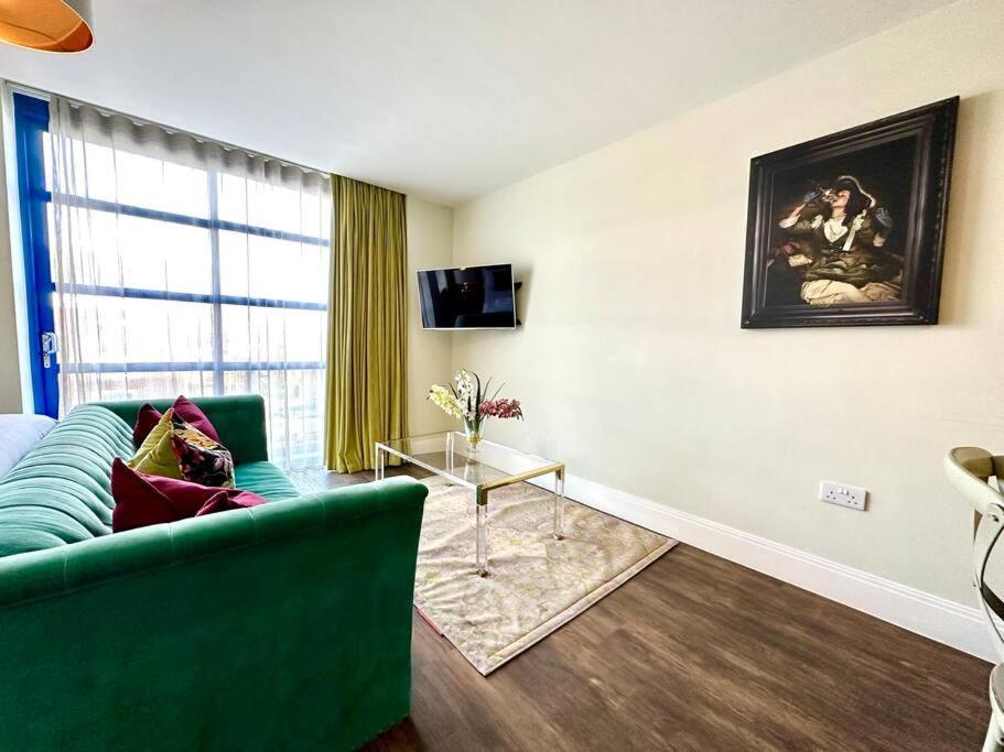 Chic Modern Apartment Suite - Free Parking & Wifi! - 1 Minute Walk To Poole Quay - Great Location - Free Parking - Fast Wifi - Smart Tv - Newly Decorated - Sleeps Up To 2! Close To Poole & Bournemouth & Sandbanks Εξωτερικό φωτογραφία